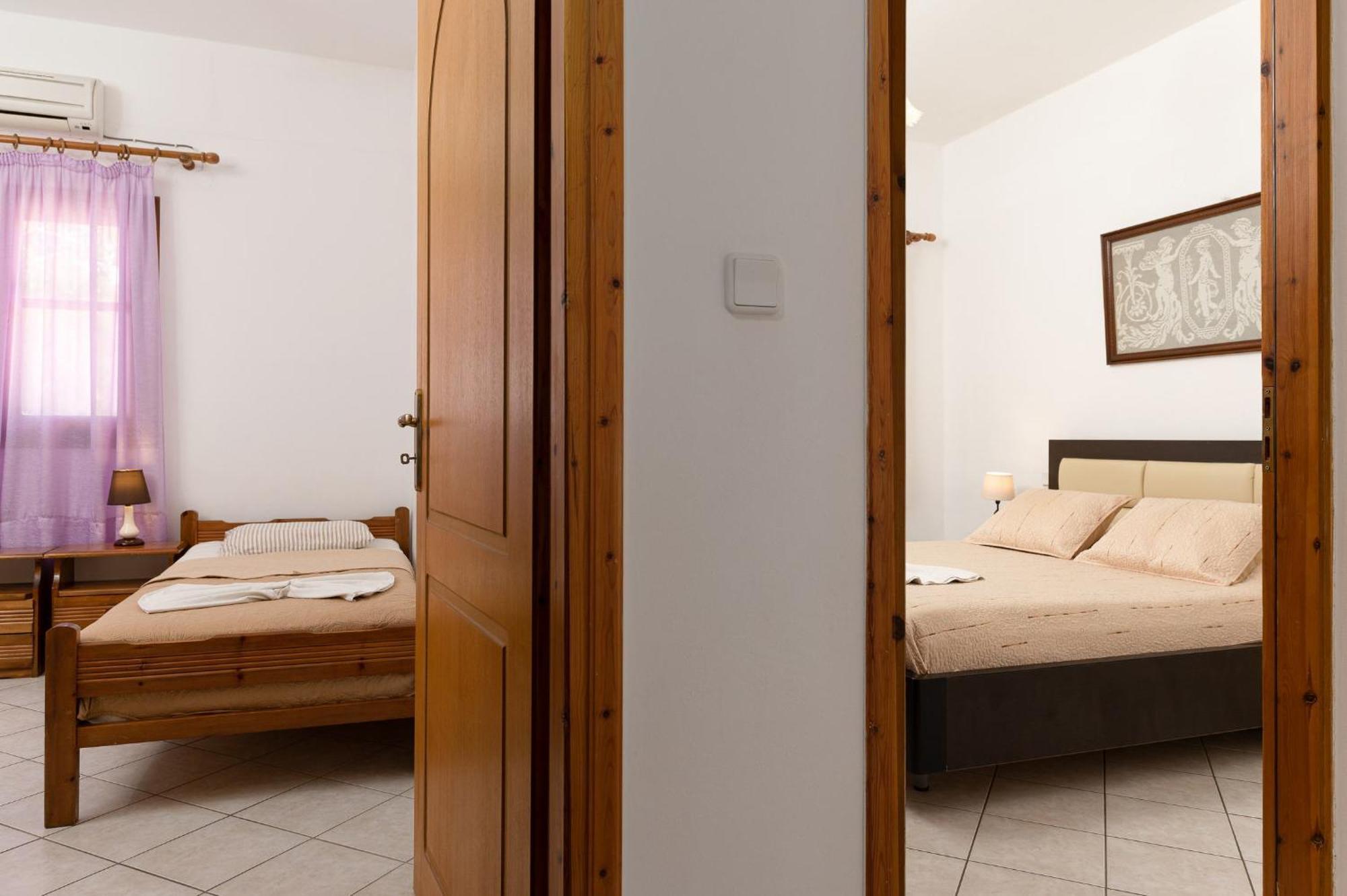 Villas Alexandros Kalamáki Szoba fotó
